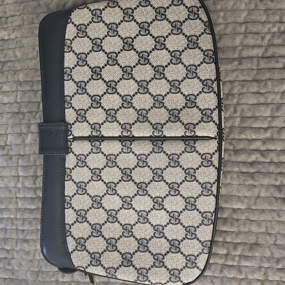 💛HOST PICK💛 Vintage Gucci Women's Cross Body - Missing Strap - Picture 2 of 11